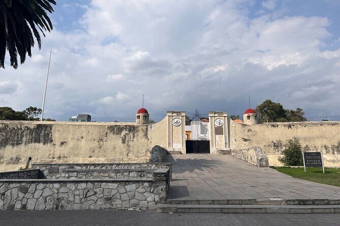 1 day in Puebla and Cholula in private tour from Mexico city - Puebla Historic Center: Colonial Streets, Zócalo Energy, and a Cathedral That Dominates