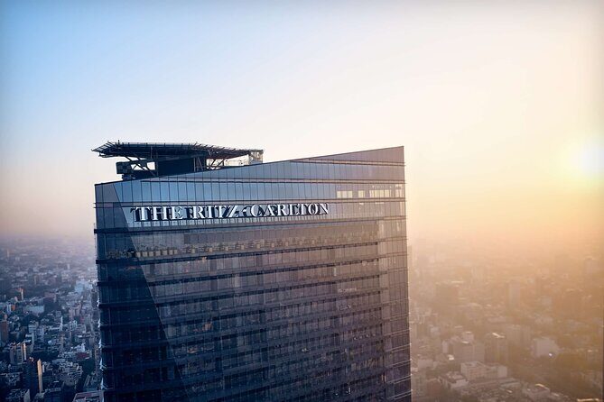 30' Mexico City Helicopter Tour - Landing at Ritz Carlton Reforma - A Private Helicopter Flight That Ends Like a Movie Scene