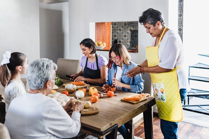 3h Cooking Class in Mexico City: 8 Recipes & Bottomless Drinks - Inside a Roma Sur home kitchen, with Chef Aremi leading