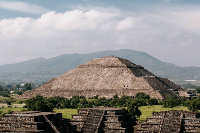 3X1 Teotihuacan, Basilica of Guadalupe, Tlatelolco and Tequila Tour - Teotihuacán: Using Your 2 Hours Well