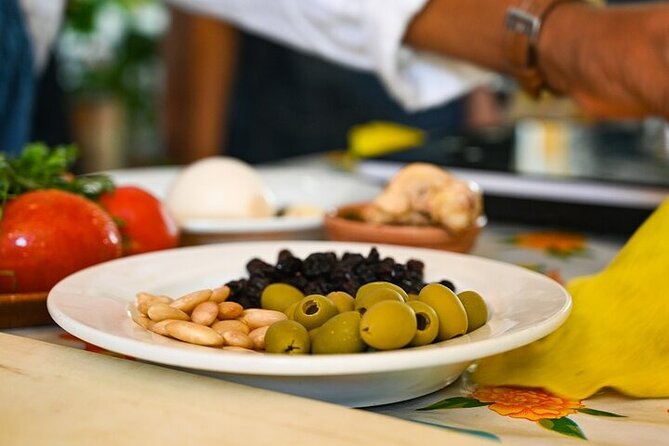 4 Moles Oaxacan Cooking Class with Traditional Cook - Where it meets, where it ends, and how to plan your afternoon