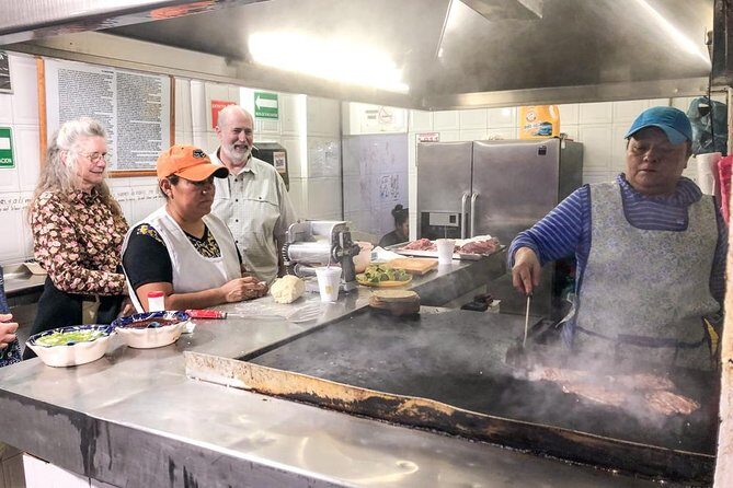 A Night of Tacos and Mezcal in Mexico City - Group Size, Pace, and Transport (What It Feels Like on Your Night)