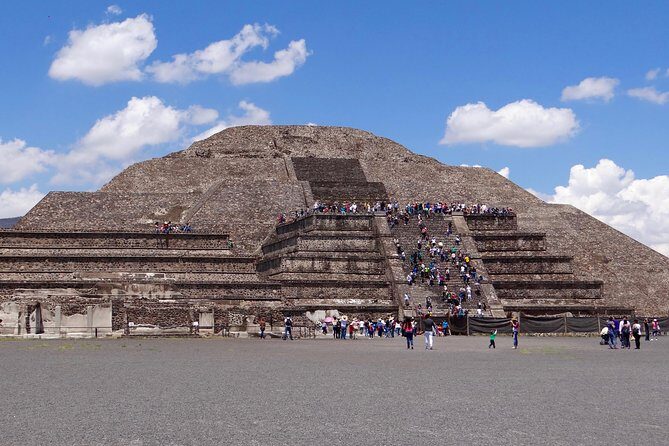 Acolman-Teotihuacán-Plaza of the Three Cultures- Craft Workshop - Pickup, group size, and the bilingual guide experience
