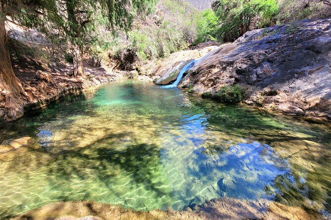 Apoala Magic Waterfalls Hike and Swim Adventure - Lunch in the Twin Rocks valley: the meal that changes the mood