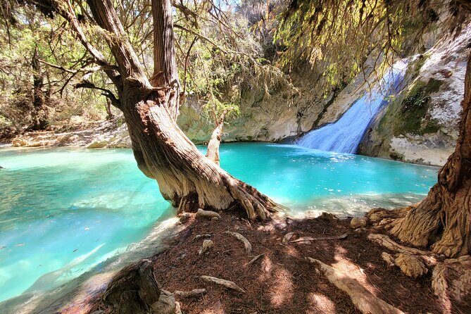 Apoala Magic Waterfalls Hike and Swim Adventure - Templo de San Matías Jalatlaco: your quick cultural “warm-up”