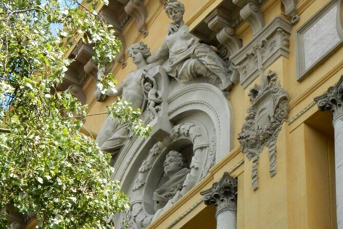 Architecture and History of Mexico City - Small Groups - House of Tiles: 300 years of evolution and those balcony views