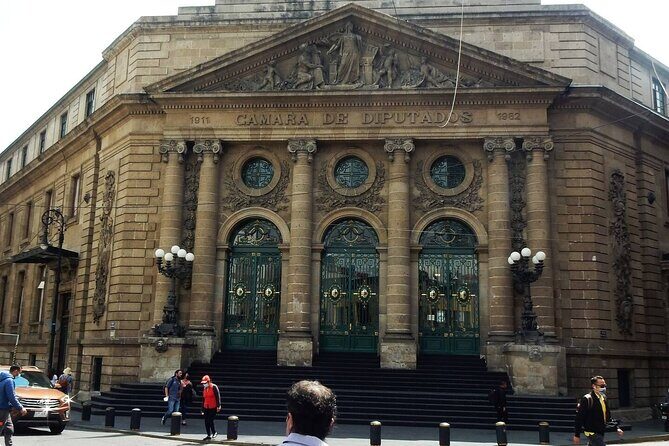 Architecture and History of Mexico City - Small Groups - Palacio de Bellas Artes: art and politics in the background