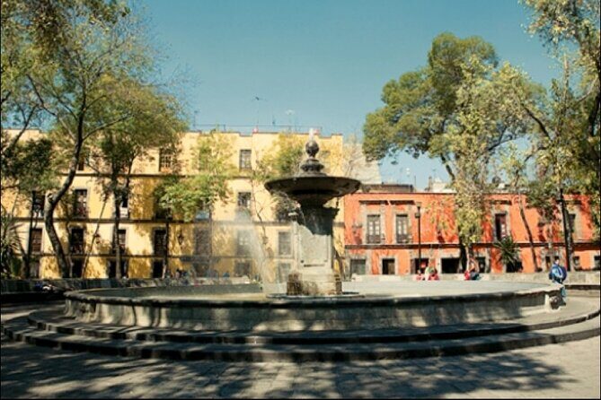 Arrivals & Survival of Jews in Mexico from 1519 - Behind the Metropolitan Cathedral: the Chapel of the Souls and Inquisition-era power