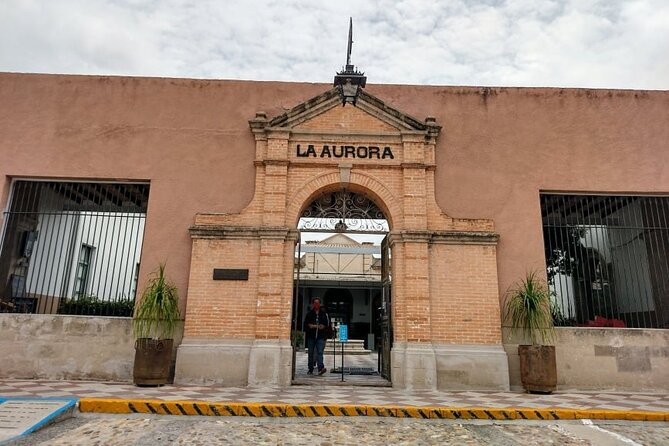 Arts and Snacks Walking Tour with Taste of San Miguel - Laying the groundwork at Plaza de la Soledad