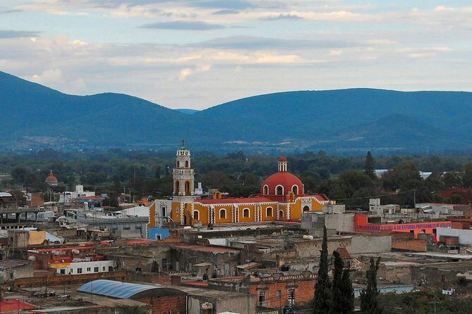 Atlixco de Las Flores and Val’Quirico: Private & Small groups - Guide-driven experience: what small-group means in real life