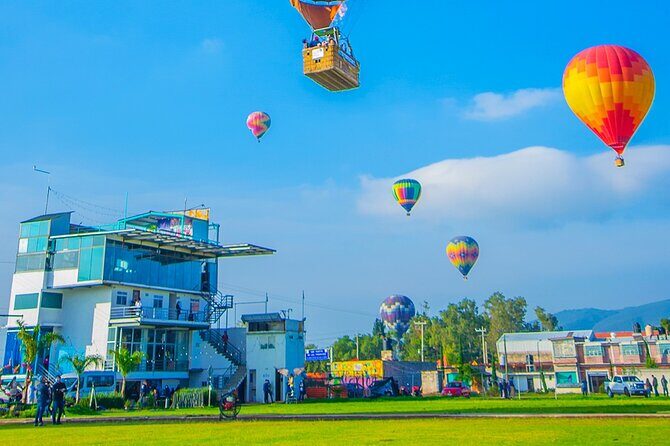 Balloon adventure: transfer+breakfast in the cave+guided pyramids - Landing, the Pilot Toast, and That Little Ritual Touch