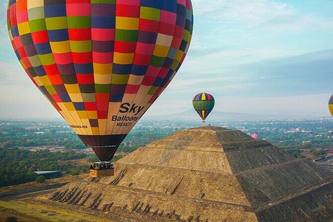 Balloon adventure: transfer+breakfast in the cave+guided pyramids - Breakfast in La Cueva: Mexican Food in a Pre-Hispanic-Style Setting