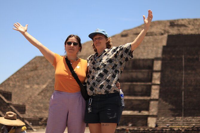 Balloon Flight and Tour in Teotihuacán from Mexico City - After landing: breakfast with live music, vegetarian/vegan options, and a culture stop