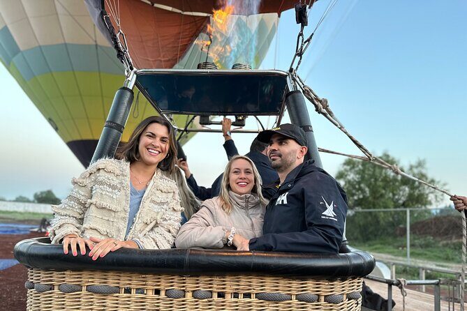 Balloon Flight + Breakfast in a cave + Pick up CDMX + Pyramids - Cave breakfast in Teotihuacán: what to expect and how to choose your option