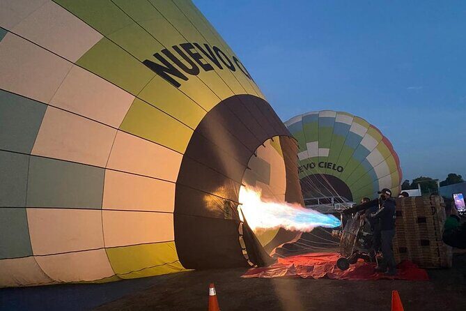 Balloon Flight + Breakfast in a cave + Pick up CDMX + Pyramids - Teotihuacán pyramids with one hour: seeing the Sun and Moon without stress