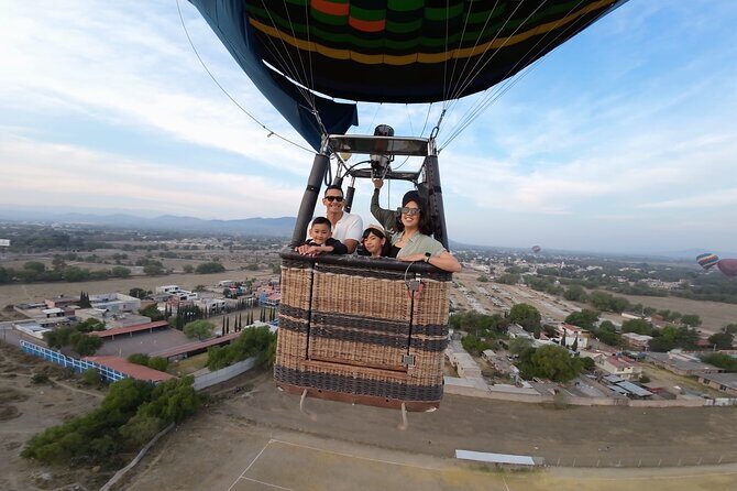 Balloon flight + Breakfast + Transportation from CDMX (SMALL GROUP) - Balloon check-in at Vive Vuela Teotihuacan (and why 5:00 am matters)