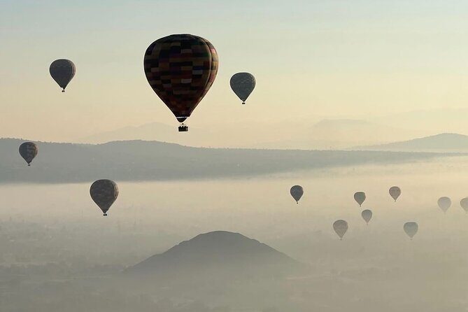 Balloon flight + Breakfast + Transportation from CDMX (SMALL GROUP) - Your 45-minute scenic flight over the pyramids