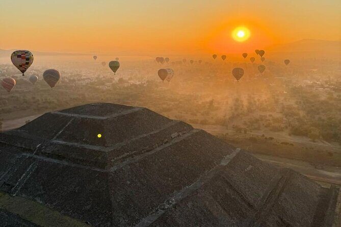 Balloon flight + CDMX pickup + Buffet Breakfast - Quick hits for this sunrise balloon day
