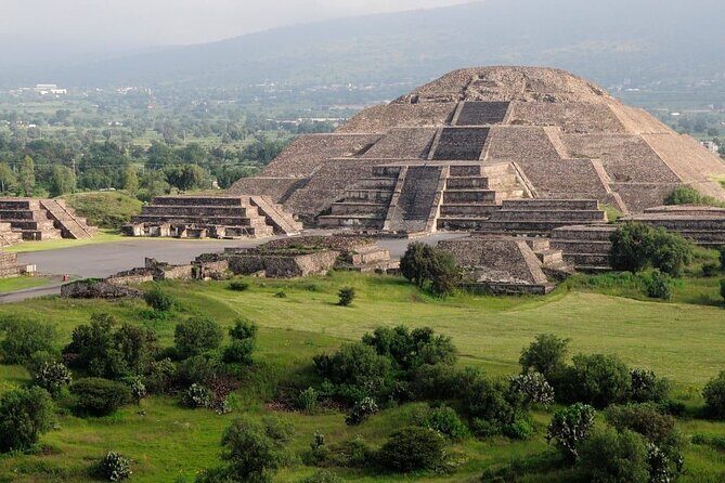 Balloon Flight over Teotihuacan All Inclusive - Group Size, Language, and How the Day Feels