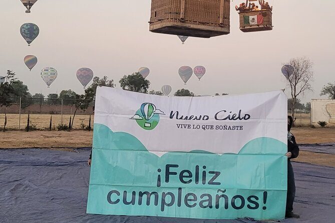 Balloon flight + Transportation + Breakfast in Cave or buffet + Pyramids - From Angel of Independence to Teotihuacán: how the morning is staged