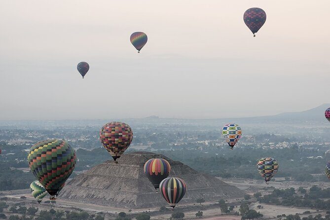 Balloon flight + Transportation + Breakfast in Cave or buffet + Pyramids - Tlalocan crafts and souvenirs: buying with pre-Hispanic inspiration