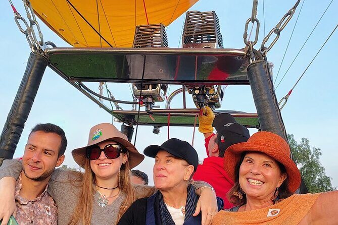 Balloon Flight with Breakfast and Transportation in Teotihuacan - Key highlights you’ll feel right away