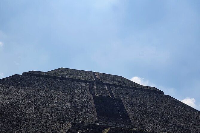 Balloon Flight with Breakfast and Transportation in Teotihuacan - Coffee, cookies, and balloon setup in San Juan Teotihuacan