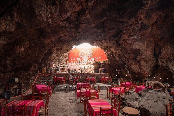 Balloon Flight with Breakfast in a Natural Cave and Transportation from CDMX - Landing Toast, Flight Certificate, and the Cave-Breakfast Moment at La Cueva