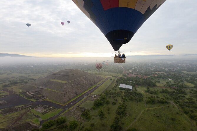 Balloon flight with breakfast in Cave and Pyramids tour from CDMX - Breakfast in a natural cave: what makes it special, and what to watch