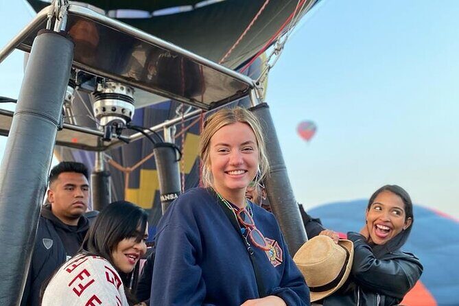 Balloon flight with breakfast in Cave and Pyramids tour from CDMX - The balloon flight: 45 minutes of calm over an ever-changing map