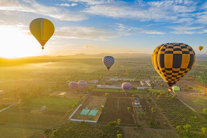 Balloon Flight with Buffet Breakfast - 35 to 45 Minutes Over Teotihuacán: Sunrise Views You Can Feel