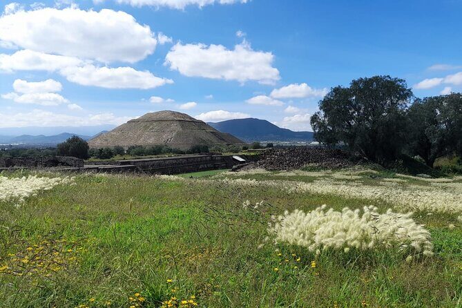 Balloon flight with private transportation and guided tour to Teotihuacán - Breakfast and recharge after landing: the calm part of the day