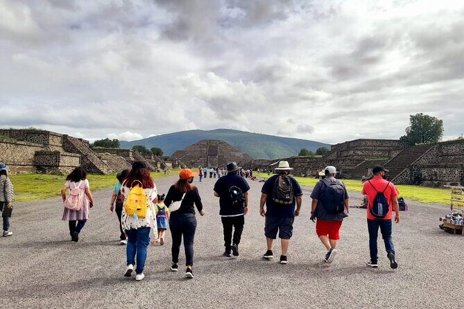 Balloon flight with private transportation and guided tour to Teotihuacán - Private door-to-door rides that actually simplify your morning