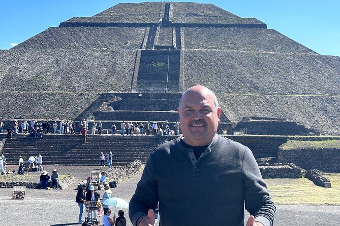 Balloon flight with pyramids tour and transportation from Mexico City - Globopuerto Aerostat check-in: coffee, registration, and first pyramid views