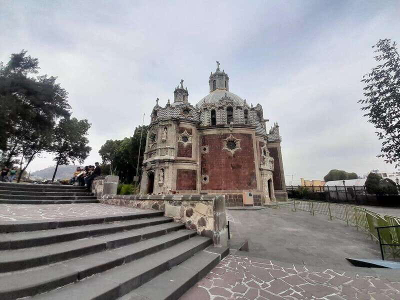 Basilica de Guadalupe: Complete Walking Tour - Plaza de las Americas and the Basilica Nueva story