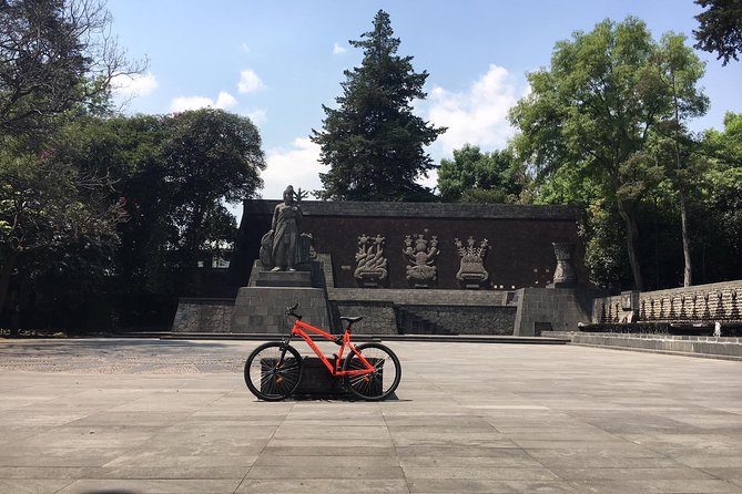 Bike Tour in Mexico City - Included bike, helmet, water, and disinfection: the comfort details that matter