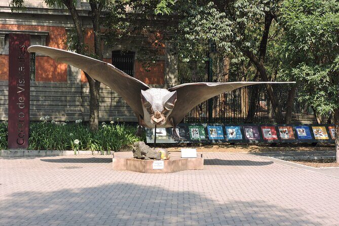 Bike tour in the Chapultepec Forest and Roma Condesa - Condesa energy: Parque España and Avenida Amsterdam on the way through