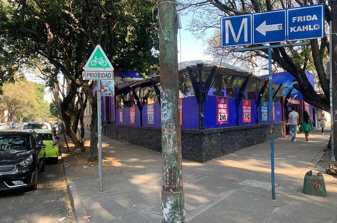 Bike Tour through Colonia Del Valle and Coyoacán / Mexico - Plaza de la Conchita and the Toltec clue you might remember later