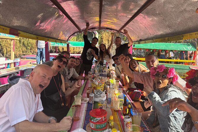 Boat tour in Mexico City with Live Guide with Food and Drinks - Guide energy: when the host makes the trip