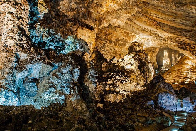Cacahuamilpa Caves and Taxco: Private & Small Groups From Mexico City - Taxco’s Santa Prisca: Baroque facades and a hilltown walking day