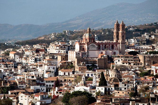 Cacahuamilpa Caves and Taxco: Private & Small Groups From Mexico City - Who runs the show: guides, translation, and the small-group advantage