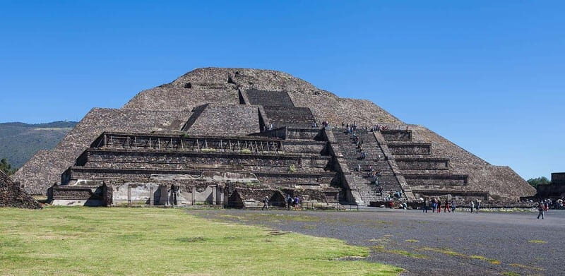 CDMX: balloon ride over Teotihuacan with transportation included - Landing Moments: Sparkling Wine Toast and Your Flight Certificate
