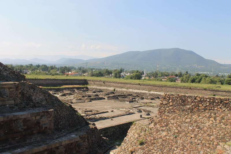 CDMX: balloon ride over Teotihuacan with transportation included - Breakfast and Free Time at the Balloon Port (Plus the Tequila/Obsidian Stop)