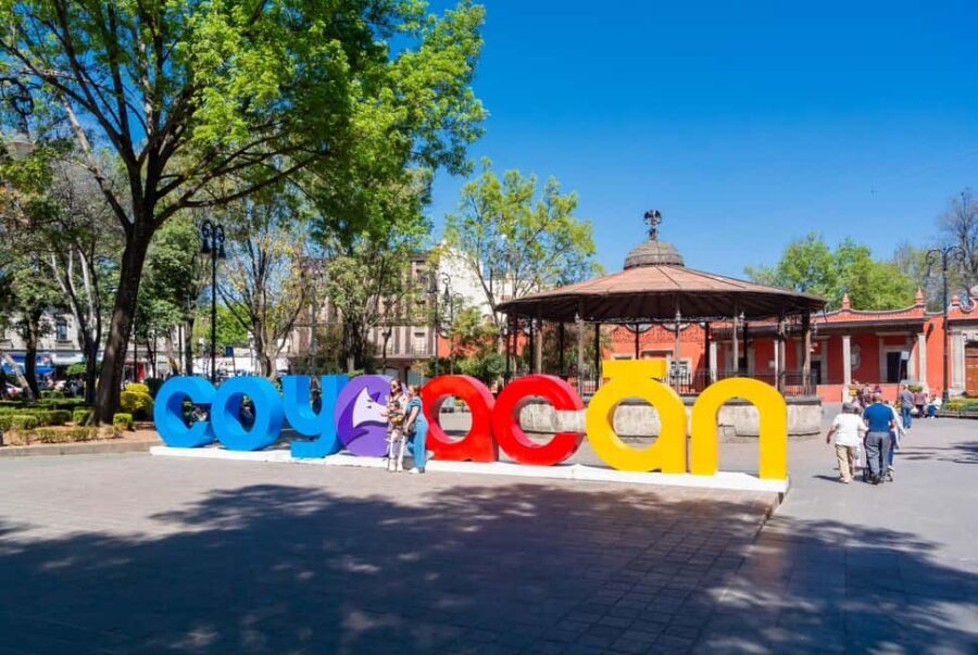 CDMX: Coyoacán, UNAM, Xochimilco, and optional Frida Kahlo Museum - Two pickup times and a 10-hour hit list