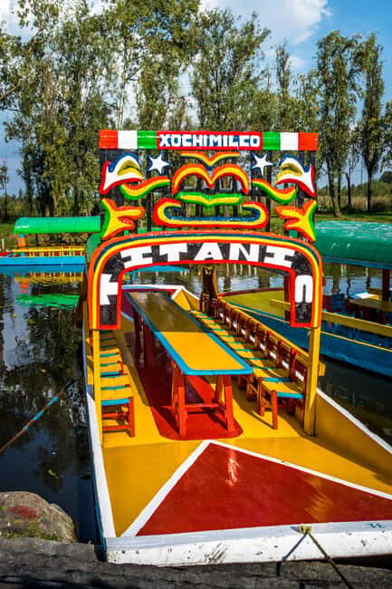 CDMX: Coyoacán, UNAM, Xochimilco, and optional Frida Kahlo Museum - UNAM’s murals, Central Library, and the Olympic Stadium with a volcano shape