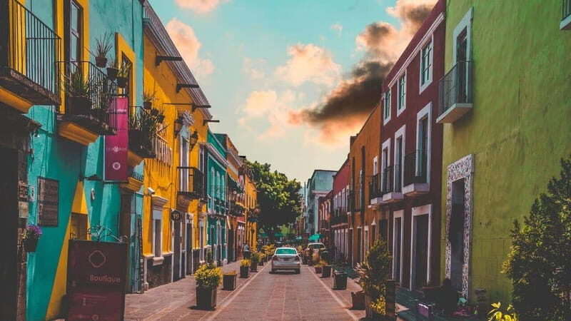 CDMX: Neighborhoods Contrasts Private Tour - Constitución de 1917 and the Historic-Center Feel
