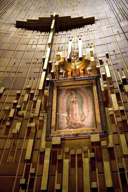 CDMX: Tour of the ruins of Teotihuacan, Tlatelolco, and Guadalupe - Obsidian workshop and tequila tasting: more than a quick stop