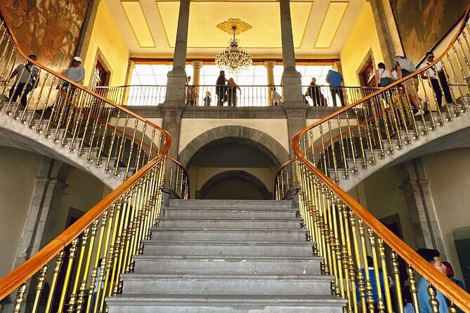 Chapultepec Castle & Anthropology Museum Prívate Tour - Chapultepec Castle: the American-continent icon with a story behind it