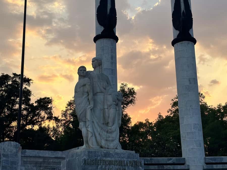 Chapultepec Castle: Private tour with local guide, tickets included - Chapultepec Castle in 4 Hours: The Value of a Private, No-Wasted-Time Day