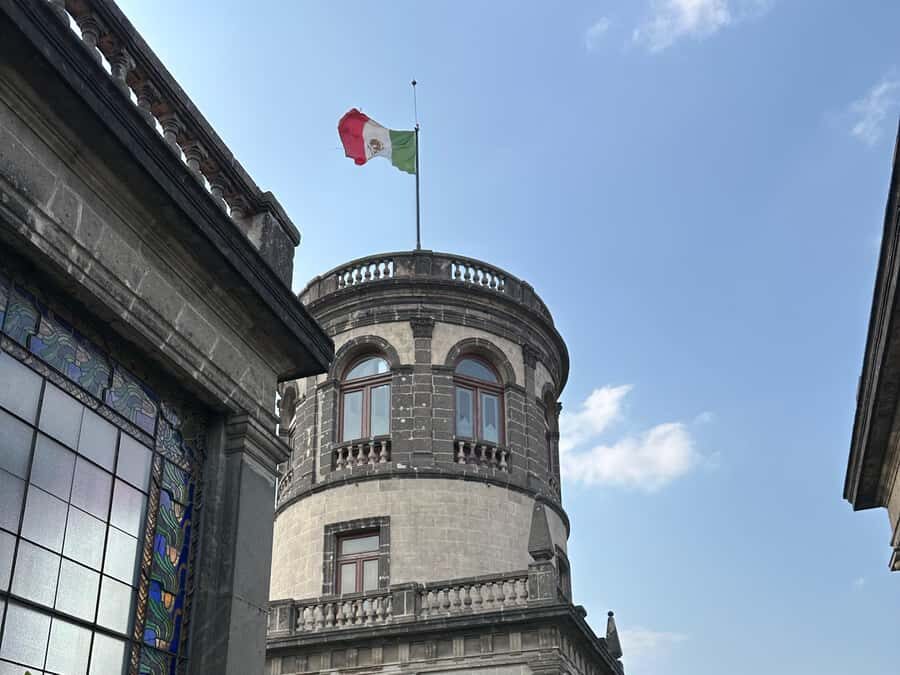 Chapultepec Castle: Private tour with local guide, tickets included - Inside the Castle Museum: Rooms, Materials, and the 19th-Century Look